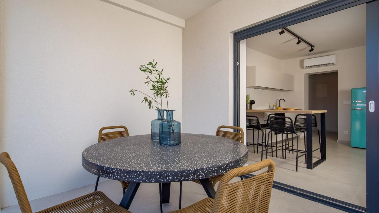 Apartments Villa Frankola With Swimming Pool 茨里克韦尼察 外观 照片