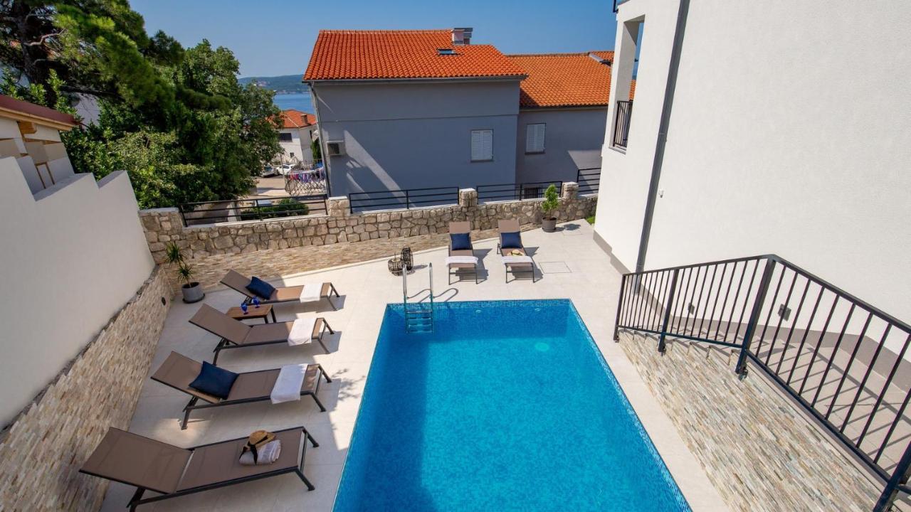 Apartments Villa Frankola With Swimming Pool 茨里克韦尼察 外观 照片