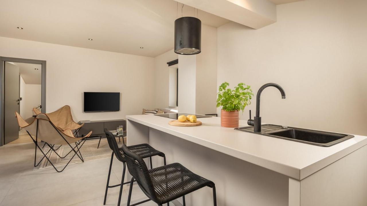 Apartments Villa Frankola With Swimming Pool 茨里克韦尼察 外观 照片