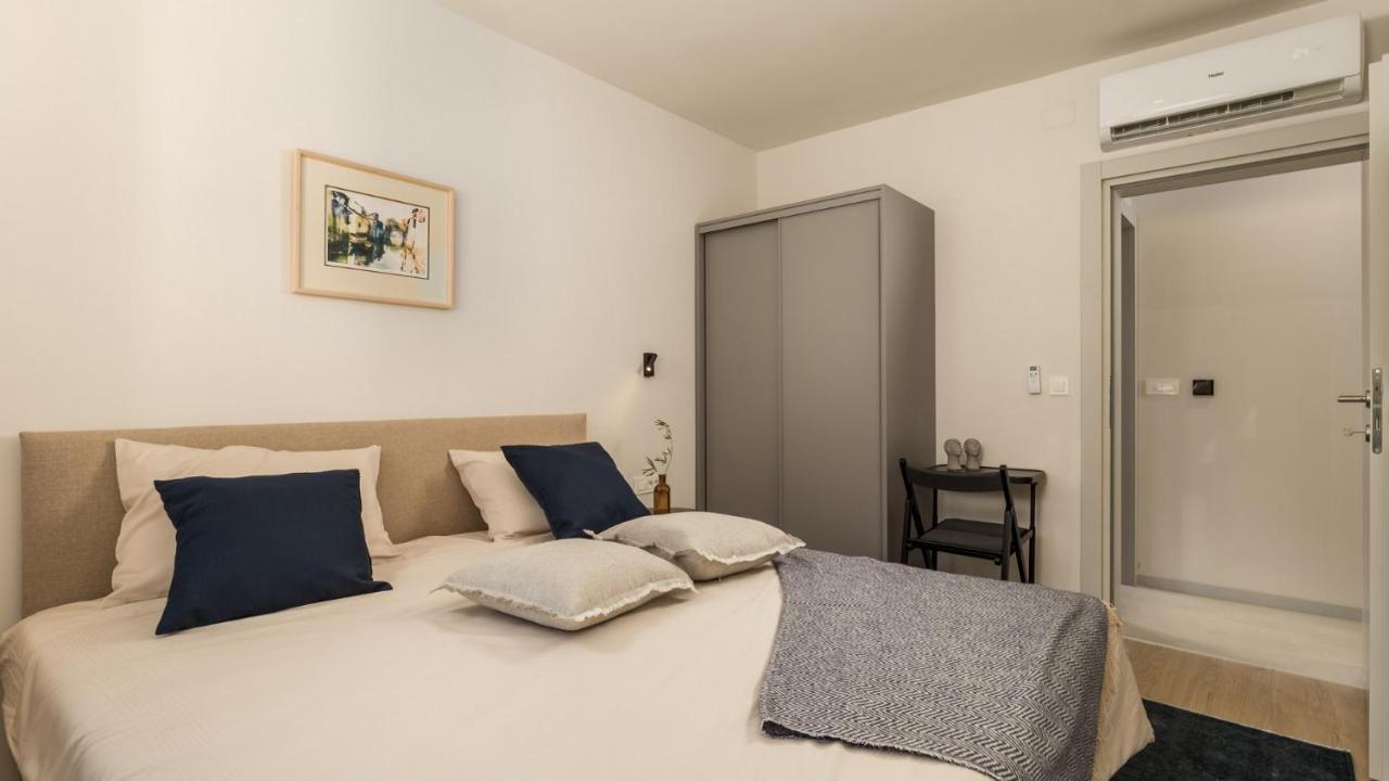 Apartments Villa Frankola With Swimming Pool 茨里克韦尼察 外观 照片