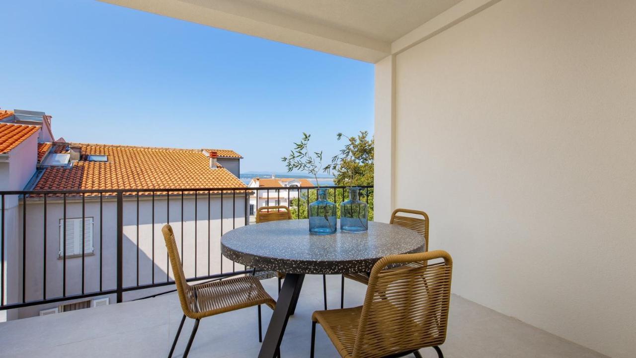 Apartments Villa Frankola With Swimming Pool 茨里克韦尼察 外观 照片