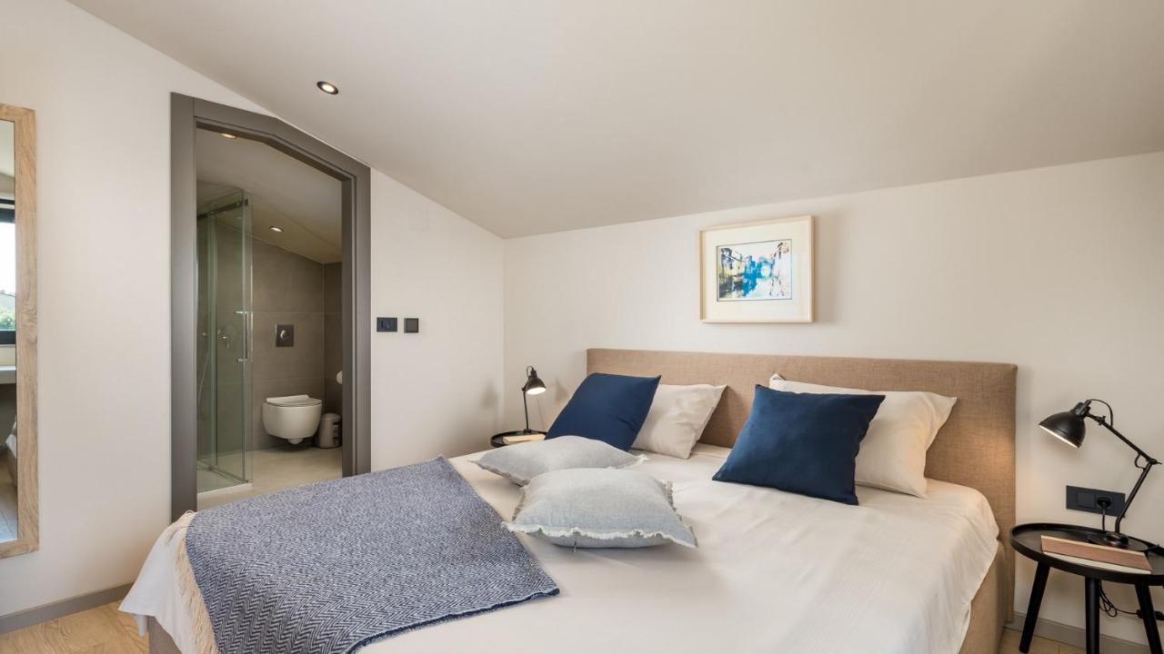Apartments Villa Frankola With Swimming Pool 茨里克韦尼察 外观 照片