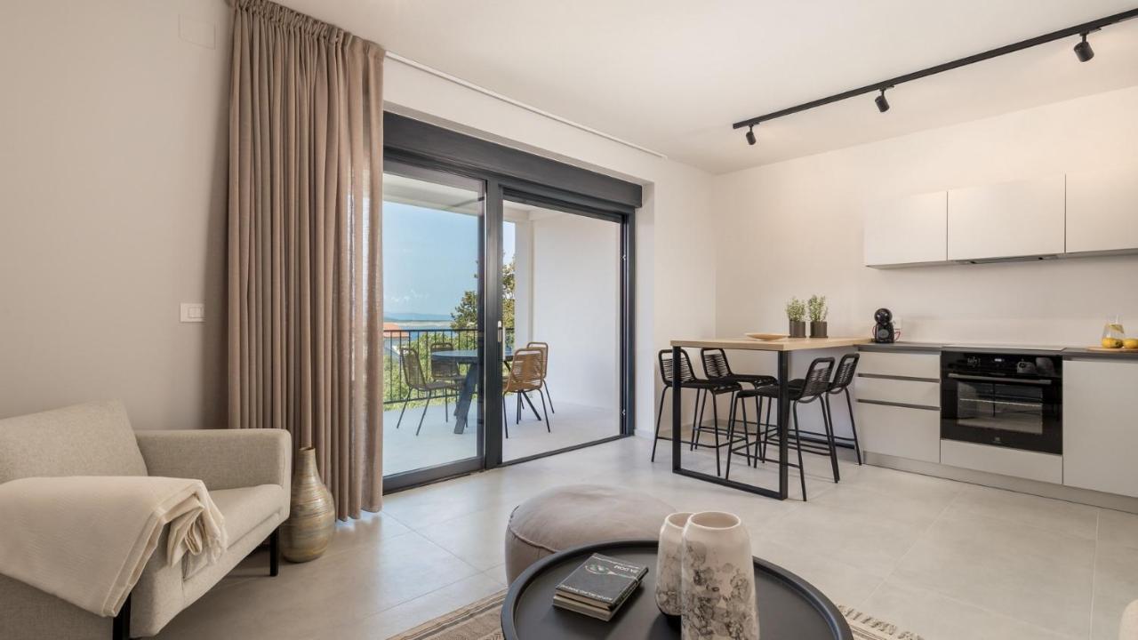 Apartments Villa Frankola With Swimming Pool 茨里克韦尼察 外观 照片