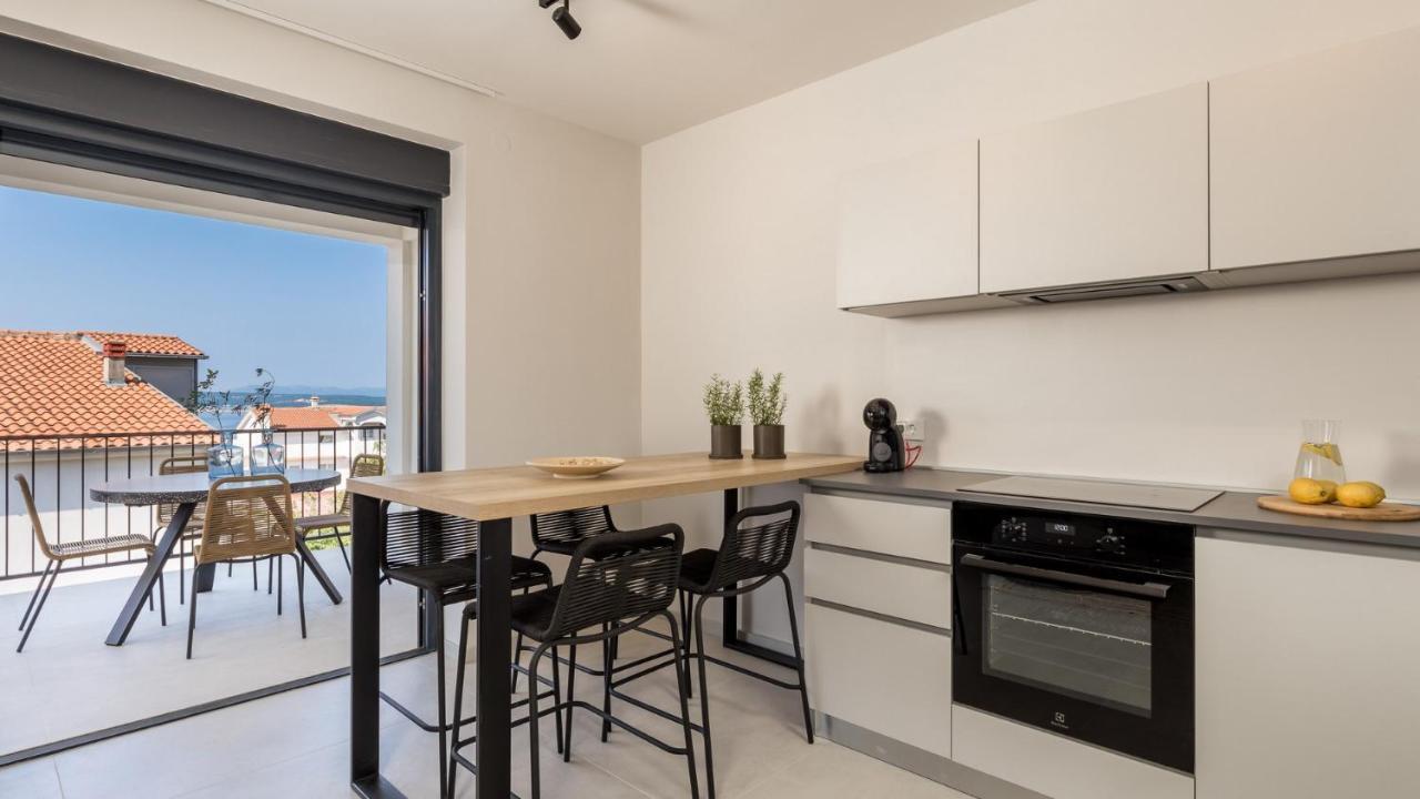 Apartments Villa Frankola With Swimming Pool 茨里克韦尼察 外观 照片