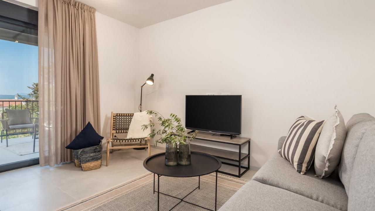 Apartments Villa Frankola With Swimming Pool 茨里克韦尼察 外观 照片