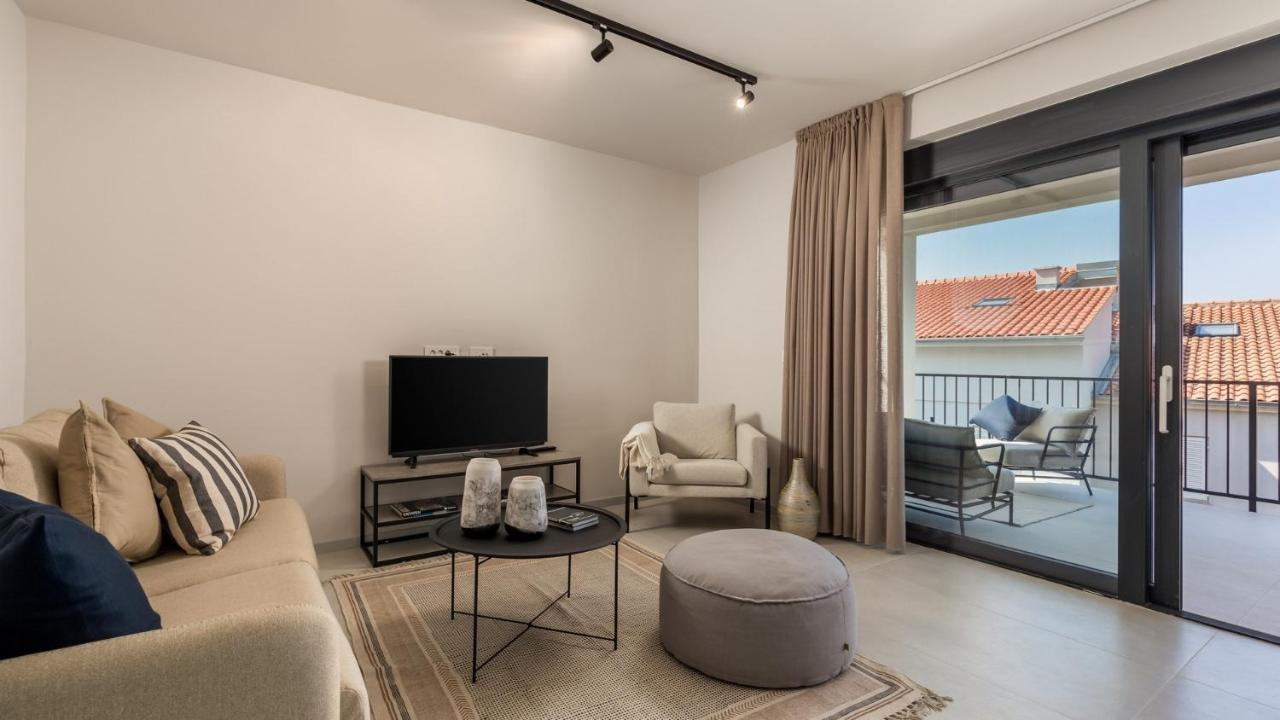 Apartments Villa Frankola With Swimming Pool 茨里克韦尼察 外观 照片