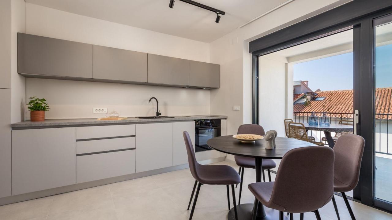 Apartments Villa Frankola With Swimming Pool 茨里克韦尼察 外观 照片