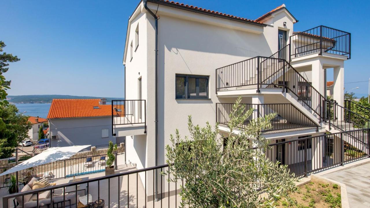 Apartments Villa Frankola With Swimming Pool 茨里克韦尼察 外观 照片