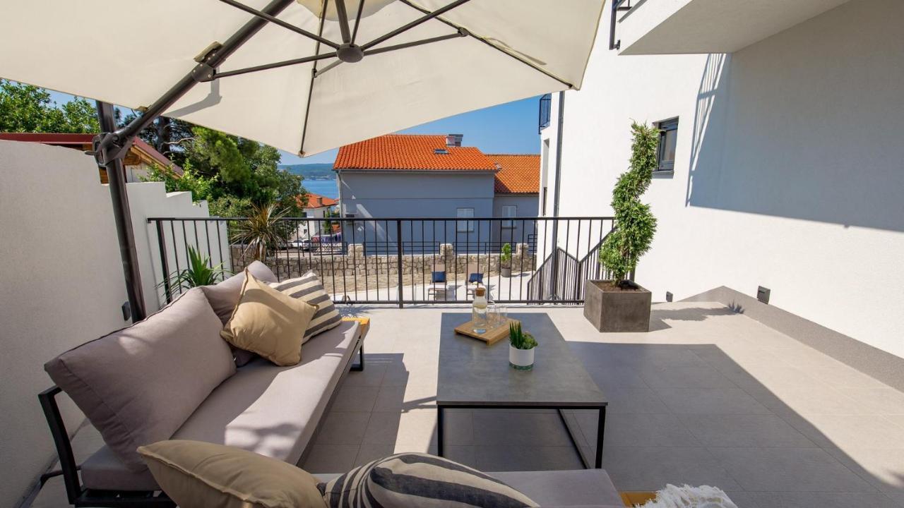 Apartments Villa Frankola With Swimming Pool 茨里克韦尼察 外观 照片